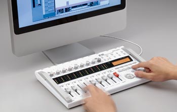 Zoom R16 - Unitate de producție audio - SoundCreation