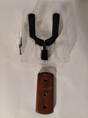 Fender Essentials Wall Hanger Walnut