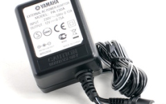 Alimentator Yamaha PA-130