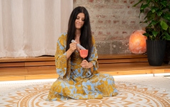 Bol de meditație cu mâner Meinl 3.25" Essence Solfeggio Crystal Singing Bowl 963 Hz, Coral Reef