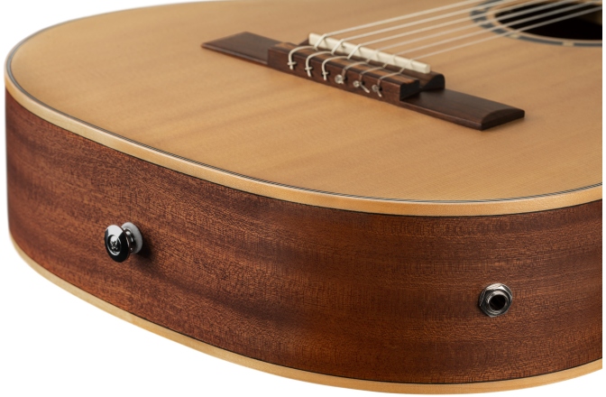 Chitară electro-clasică  Ortega Family Series 3/4 Nylon String Guitar 6-String - Natural + Gig Bag RCE125-3/4