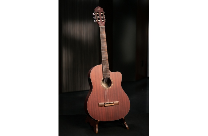 Chitară electro-clasică Ortega Family Thinline Cutaway RCE125MMSN