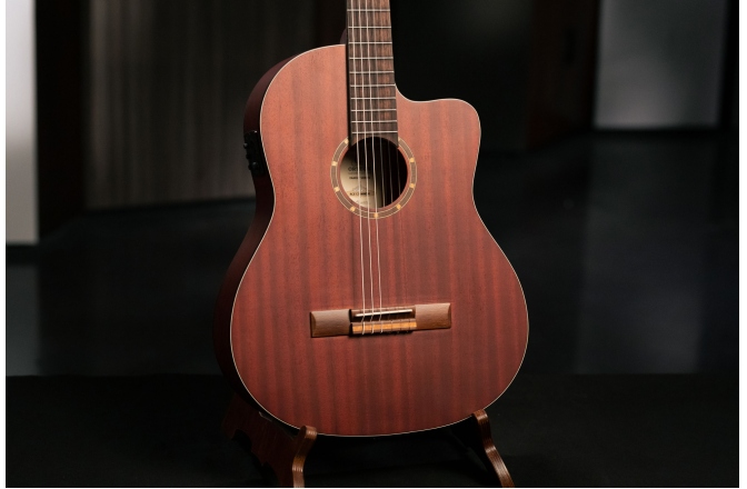 Chitară electro-clasică Ortega Family Thinline Cutaway RCE125MMSN