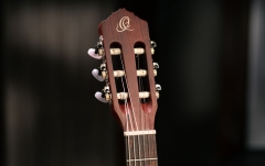 Chitară electro-clasică Ortega Family Thinline Cutaway RCE125MMSN