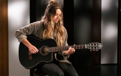 Chitară electro-clasică Ortega Family Thinline Cutaway RCE125SN-SBK