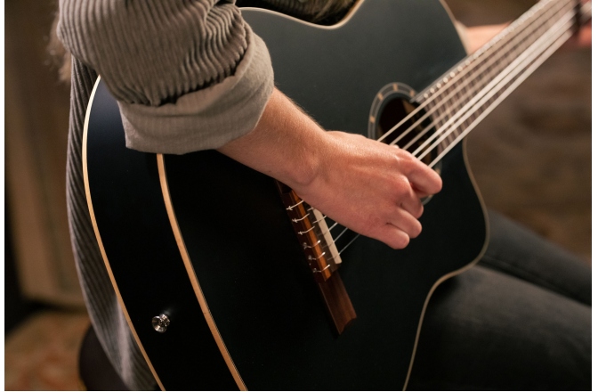 Chitară electro-clasică Ortega Family Thinline Cutaway RCE125SN-SBK