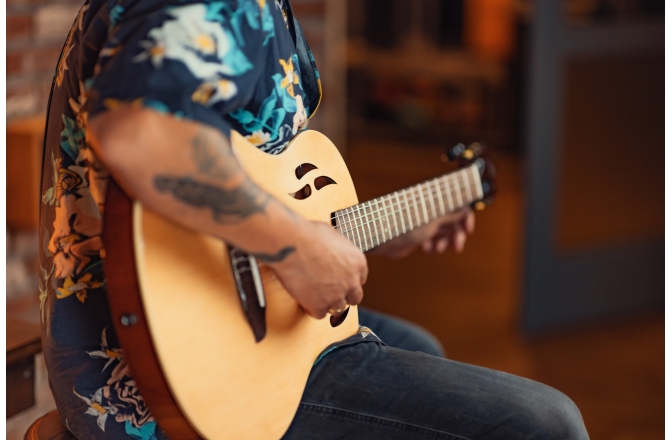 Chitară Electro-Clasică Ortega TourPlayer DeLuxe Nylon 6 String  Spruce Natural + Gig Bag