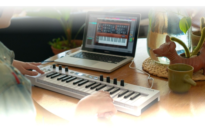 Claviatură MIDI / sequencer Arturia KeyStep 37