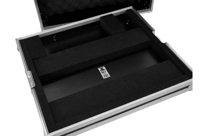 Cutie pentru transportul luminilor Roadinger Flightcase TRM-422
