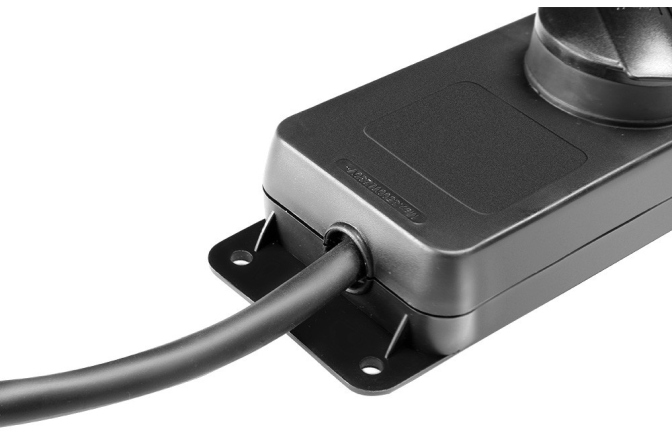 Distribuitor de Curent Adam Hall 3-Outlet Power Strip IP44 8747 IP 3