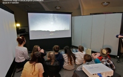 Ecran proiecție Elitescreens Ecran proiectie portabil Pull Up, 171 x 128 cm , ezCinema F84NWV, format 4:3