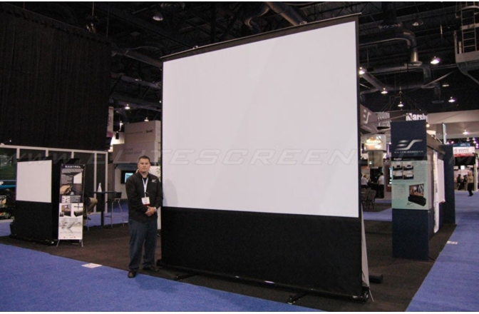Ecran proiecție Elitescreens Ecran proiectie portabil Pull Up, 171 x 128 cm , ezCinema F84NWV, format 4:3