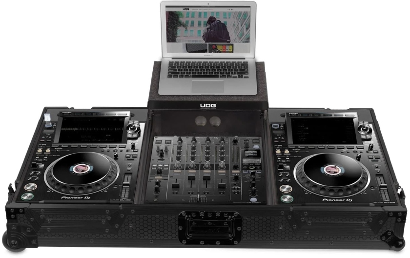 UDG Ultimate Flight Case CDJ-3000/ 900NXS2 Plus - Laptop Shelf + Wheels