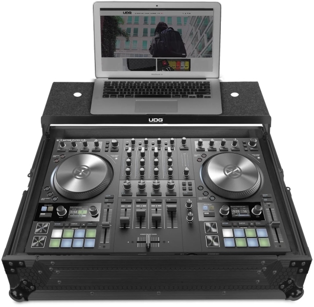 UDG Ultimate Flight Case NI Traktor Kontrol S4 Plus Laptop Shelf