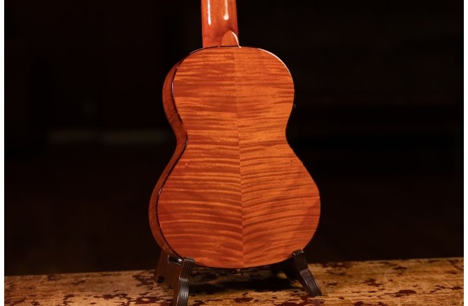 Guitarlele Ortega Timber Series Guitarlele - Flamed Mahogany + Bag
