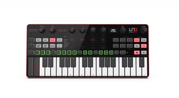 Ik multimedia uno synth pro desktop