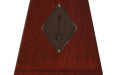 Metronom Wittner Metronom Formă de piramidă Culoare mahon. Mat 801M