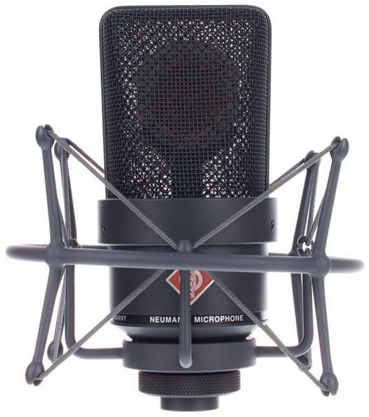 Set de studio cu un microfon Neumann TLM 103 mt cu suspensie elastica.