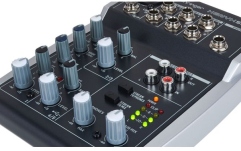 Mixer Analogic cu 5 Canale Behringer Xenyx 502S