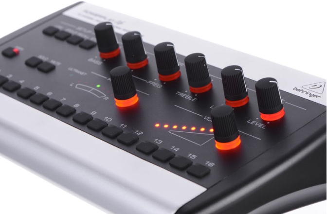 Mixer stereo digital pentru monitorizare si control personal al monitorizarii Behringer P16M