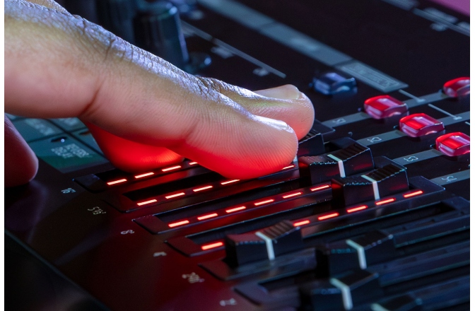 Pian digital de scenă Roland RD-2000 EX