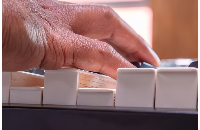 Pian digital de scenă Roland RD-2000 EX