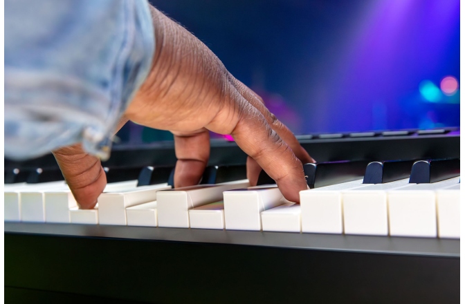 Pian digital de scenă Roland RD-88 EX