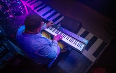 Pian digital de scenă Roland RD-88 EX