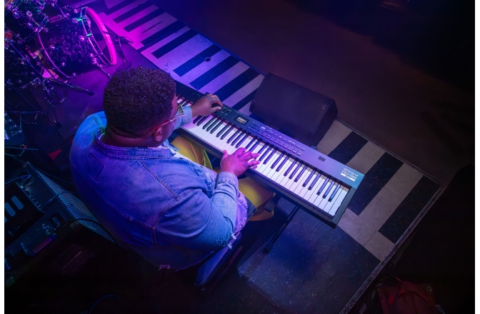 Pian digital de scenă Roland RD-88 EX