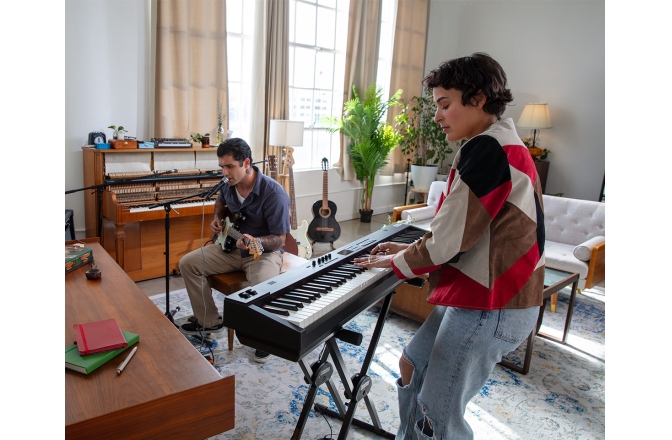 Pian digital portabil Roland RD-08