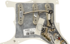 Pickguard  Fender Pre-Wired Strat Pickguard Custom Shop Custom '69 SSS Parchment 11 Hole PG