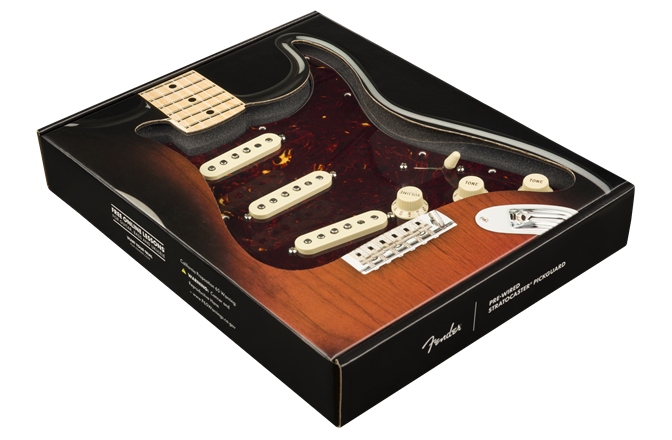 Pickguard  Fender Pre-Wired Strat Pickguard Original '57/'62 SSS Tortoise Shell 11 Hole PG