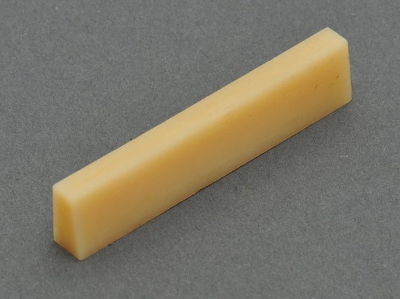 Pragus / nut pentru chitara Goeldo Vintage Bone Nut