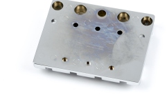 Punte bas cu 4 corzi Fender HiMass 4-String Bass Bridge Assembly