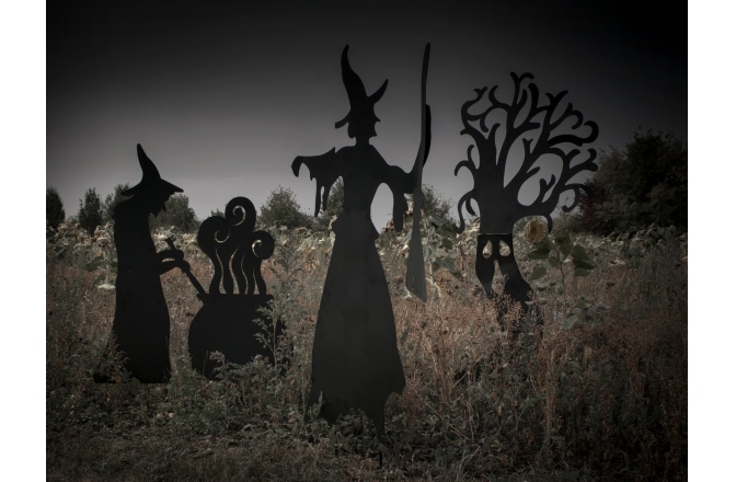 Siluetă vrăjitoare Europalms Silhouette Metal Witch with Broom, 140cm