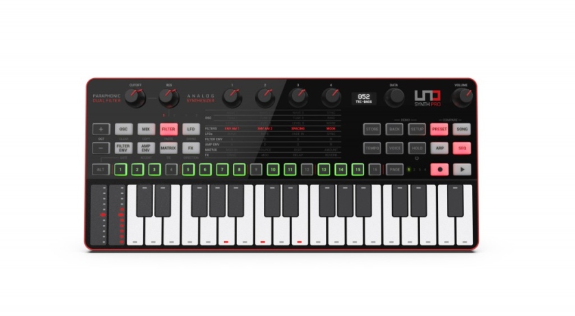 IK Multimedia UNO Synth Pro Desktop