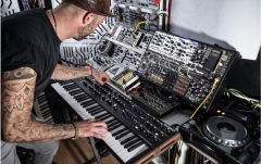 Sintetizator polifonic 16 voci<br /> Novation Summit