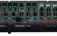 Sintetizator semi-modular de tip plug-out  Roland System-1m