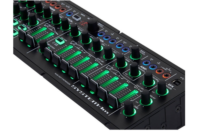Sintetizator semi-modular de tip plug-out  Roland System-1m