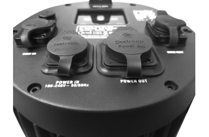 Spot de Exterior cu 7 x LED RGBW Eurolite LED IP PAR 7x8W QCL spot