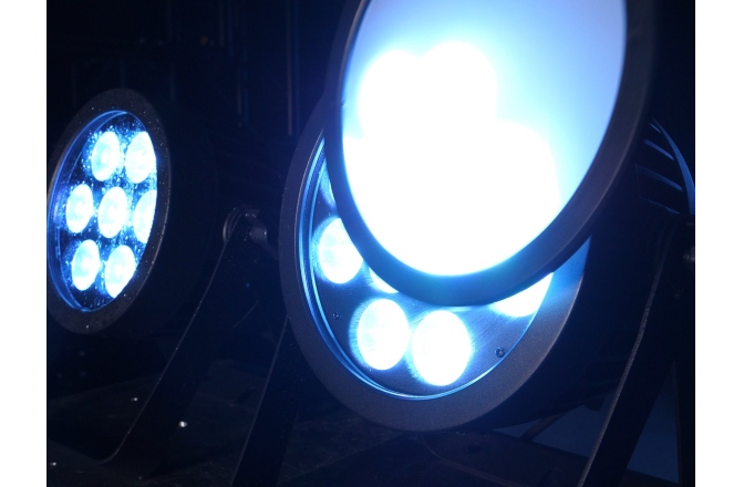 Spot de Exterior cu 7 x LED RGBW Eurolite LED IP PAR 7x8W QCL spot