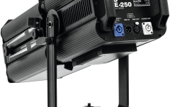 Spot de urmărire Eurolite LED PFE-250 3000K Profile Spot